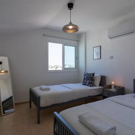 Chloris 3- Bedroom W/pool In