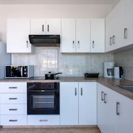 דירה Chloris 3- Bedroom W/pool In