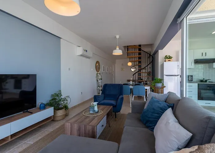 Apartment Chloris 3- Bedroom W/pool In