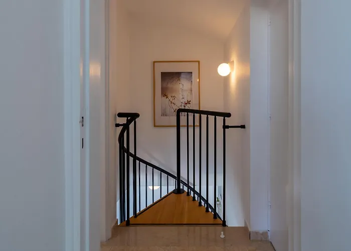 Chloris 3- Bedroom W/pool In