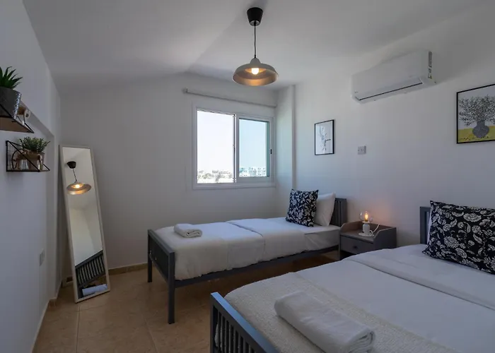 Chloris 3- Bedroom W/pool In