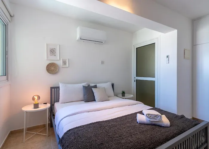 Apartment Chloris 3- Bedroom W/pool In