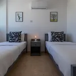 Chloris 3- Bedroom W/pool In