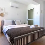 아파트 Chloris 3- Bedroom W/pool In 라르나카