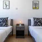 Chloris 3- Bedroom W/pool In