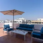 Chloris 3- Bedroom W/pool In 라르나카