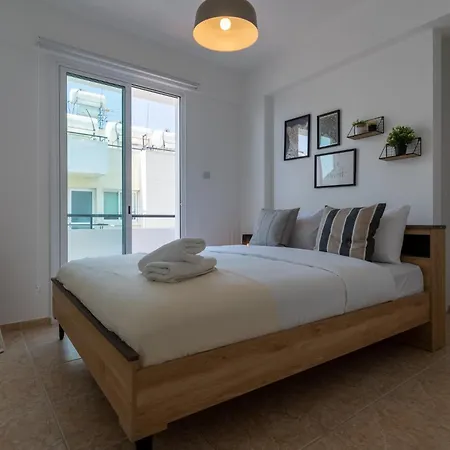 Apartment Chloris 3- Bedroom W/pool In