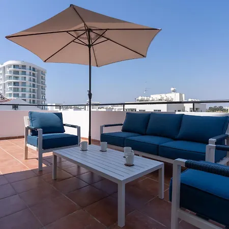Chloris 3- Bedroom W/pool In لارنكا
