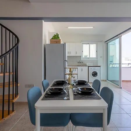 Διαμέρισμα Chloris 3- Bedroom W/pool In