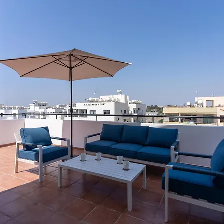 Chloris 3- Bedroom W/pool In لارنكا