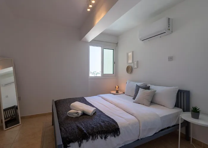 アパート Chloris 3- Bedroom W/pool In