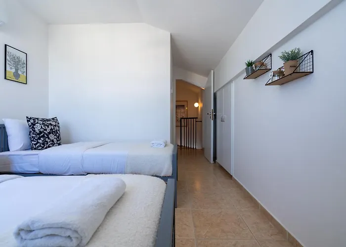 アパート Chloris 3- Bedroom W/pool In *