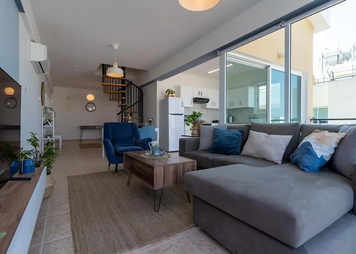 アパート Chloris 3- Bedroom W/pool In *