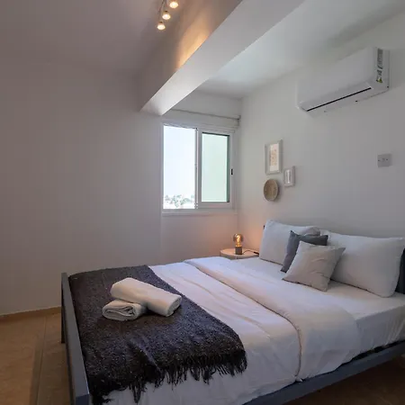 Apartment Chloris 3- Bedroom W/pool In