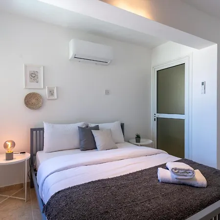 Apartment Chloris 3- Bedroom W/pool In