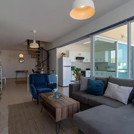 شقة Chloris 3- Bedroom W/pool In لارنكا