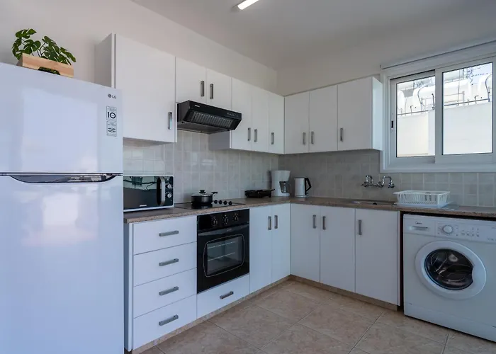 Apartment Chloris 3- Bedroom W/pool In