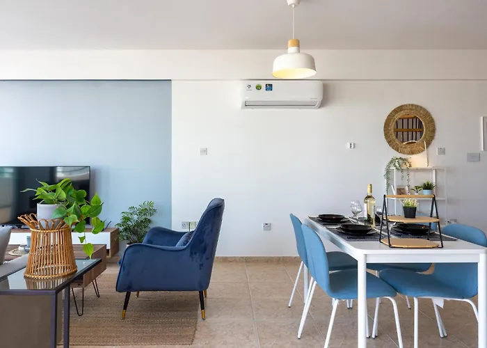 Chloris 3- Bedroom W/pool In